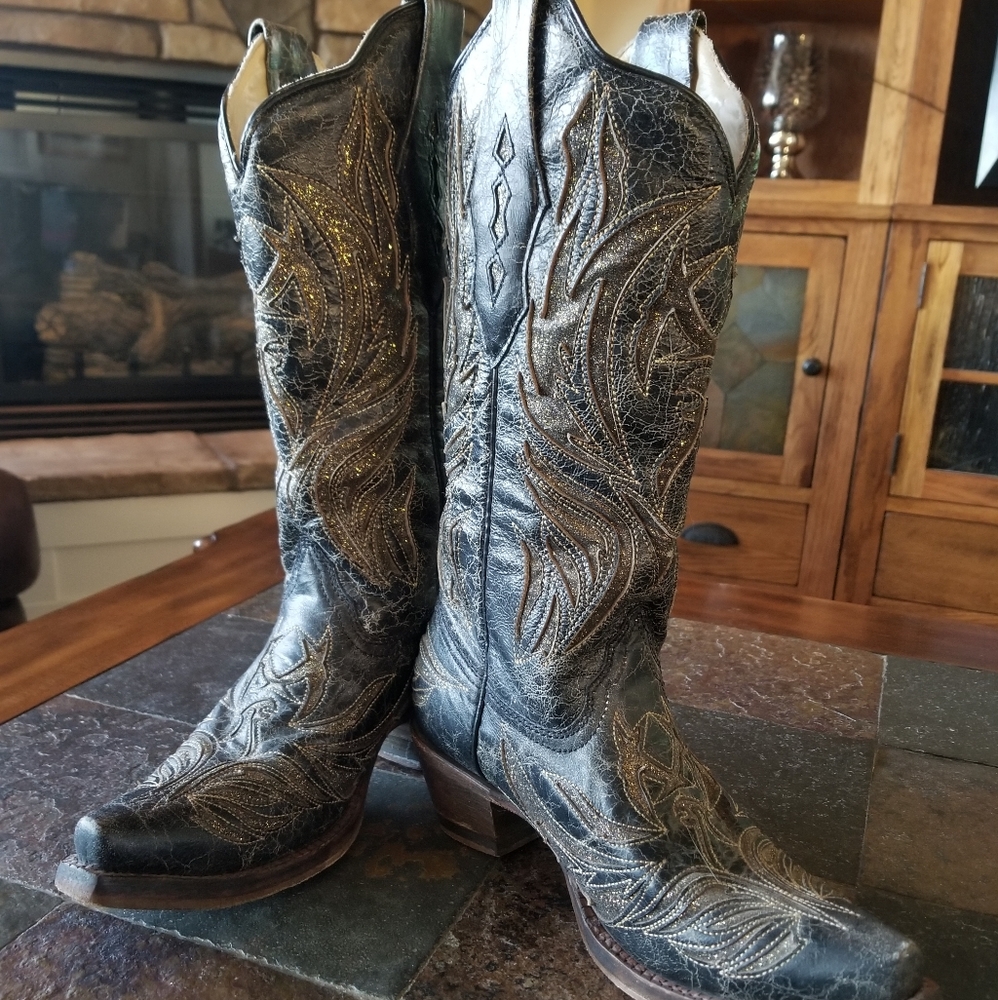 Beautiful Corral Cowboy Boots